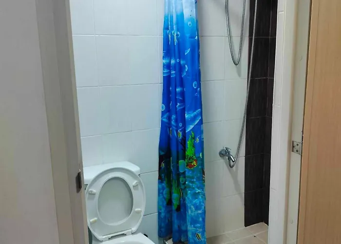 7th Floor Tower B Unit With Modern Amenities Apartment *
