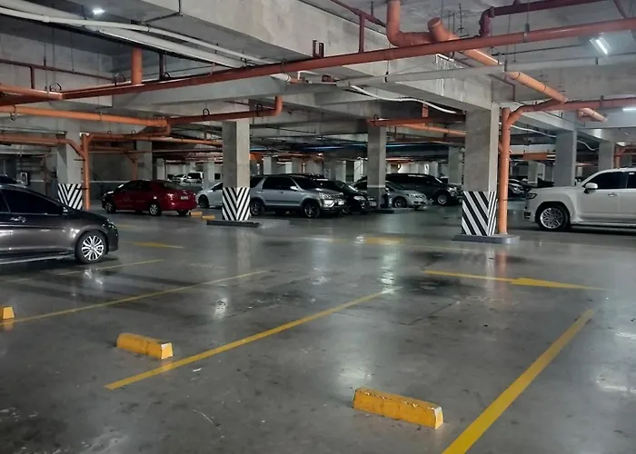7th Floor Tower B Unit With Modern Amenities