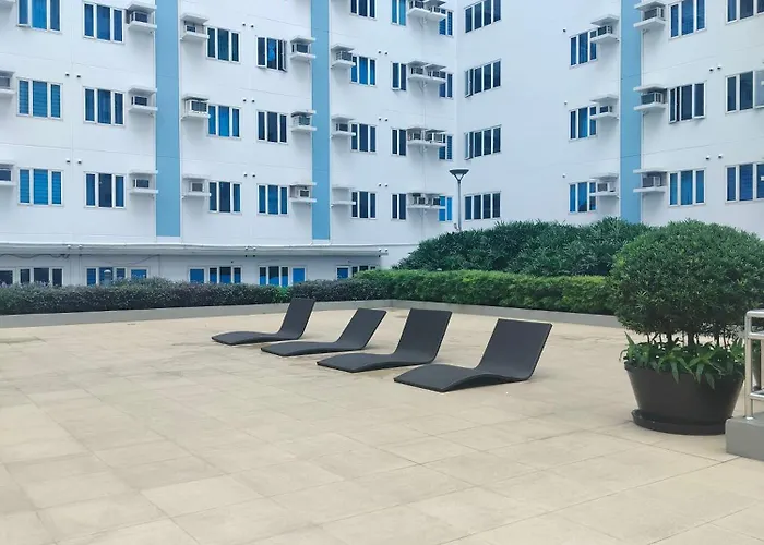 7th Floor Tower B Unit With Modern Amenities
